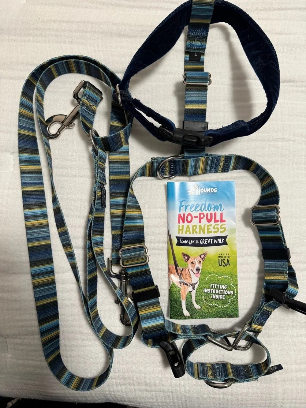 Freedom No-Pull Dog Harness set- Large, blue stripe. Harness and leash included.